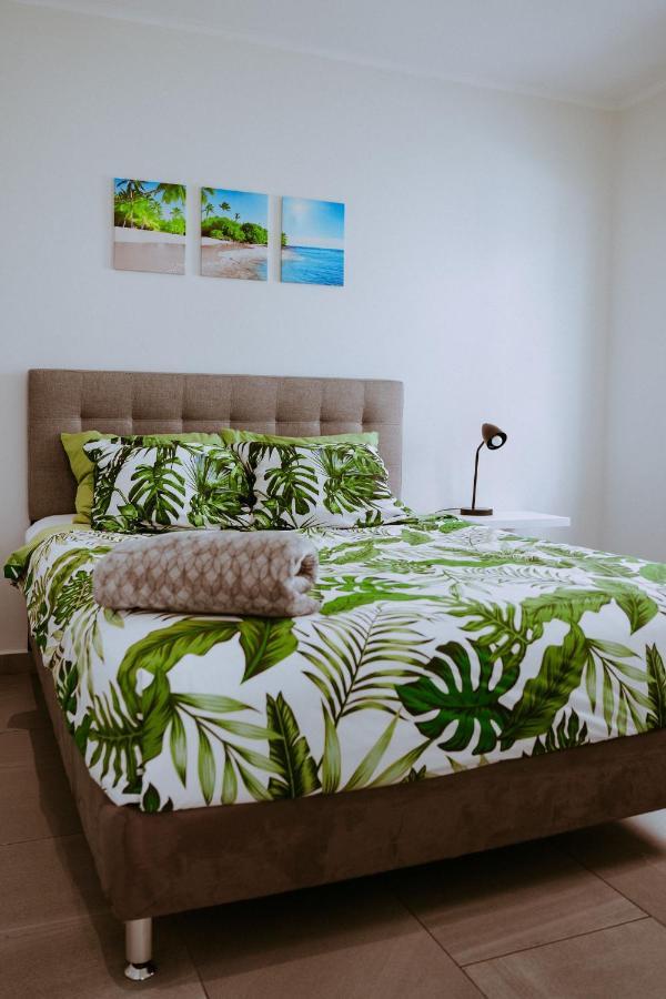 The Palm Leaf Apartments Ноорд Экстерьер фото